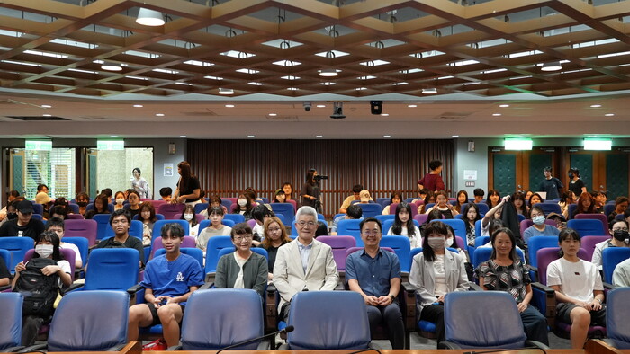 【114-1 北市大講座紀實】胡元輝 — AI時代的必備防身術：媒體素養圖片